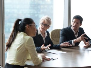 Nếu có tranh chấp giữa GIP và hãng vận chuyển, ai là người chịu trách nhiệm chính?